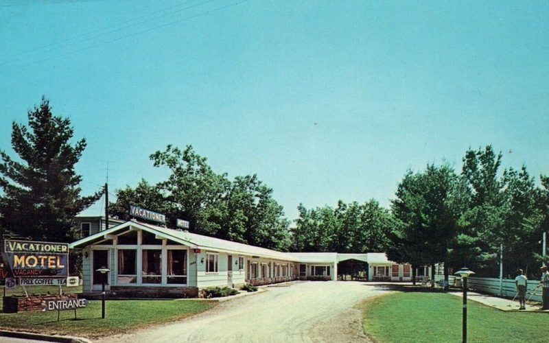 Vacationer Motel - Vintage Postcard (newer photo)